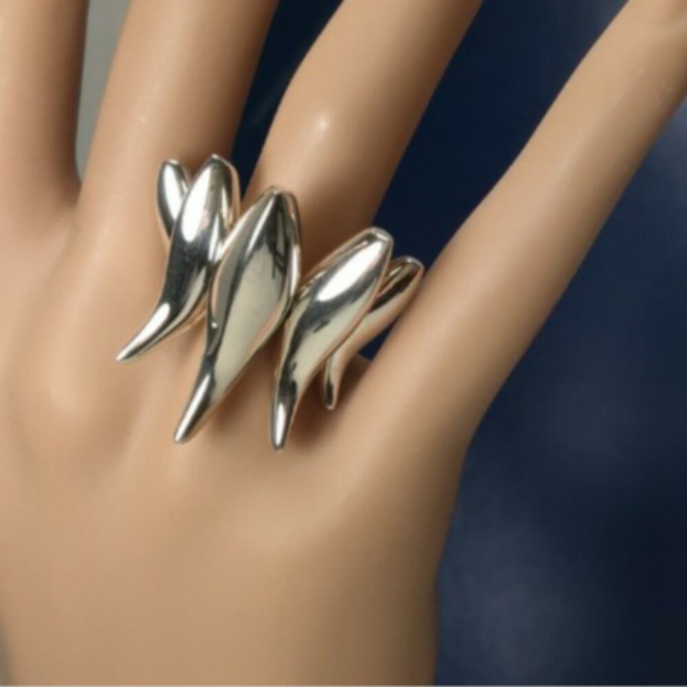 SOLD  Rare Tiffany & Co Frank GEHRY Five Fish Ring Sterling Silver Size 6.5